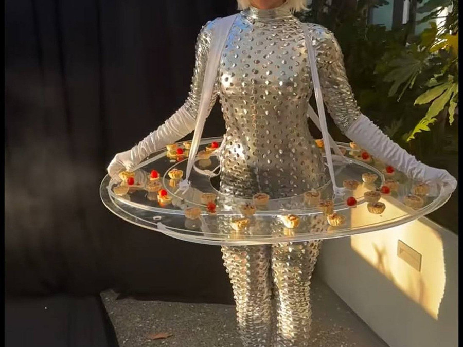 Roaming Acts & Interactive Hospitality by Paradream Events
