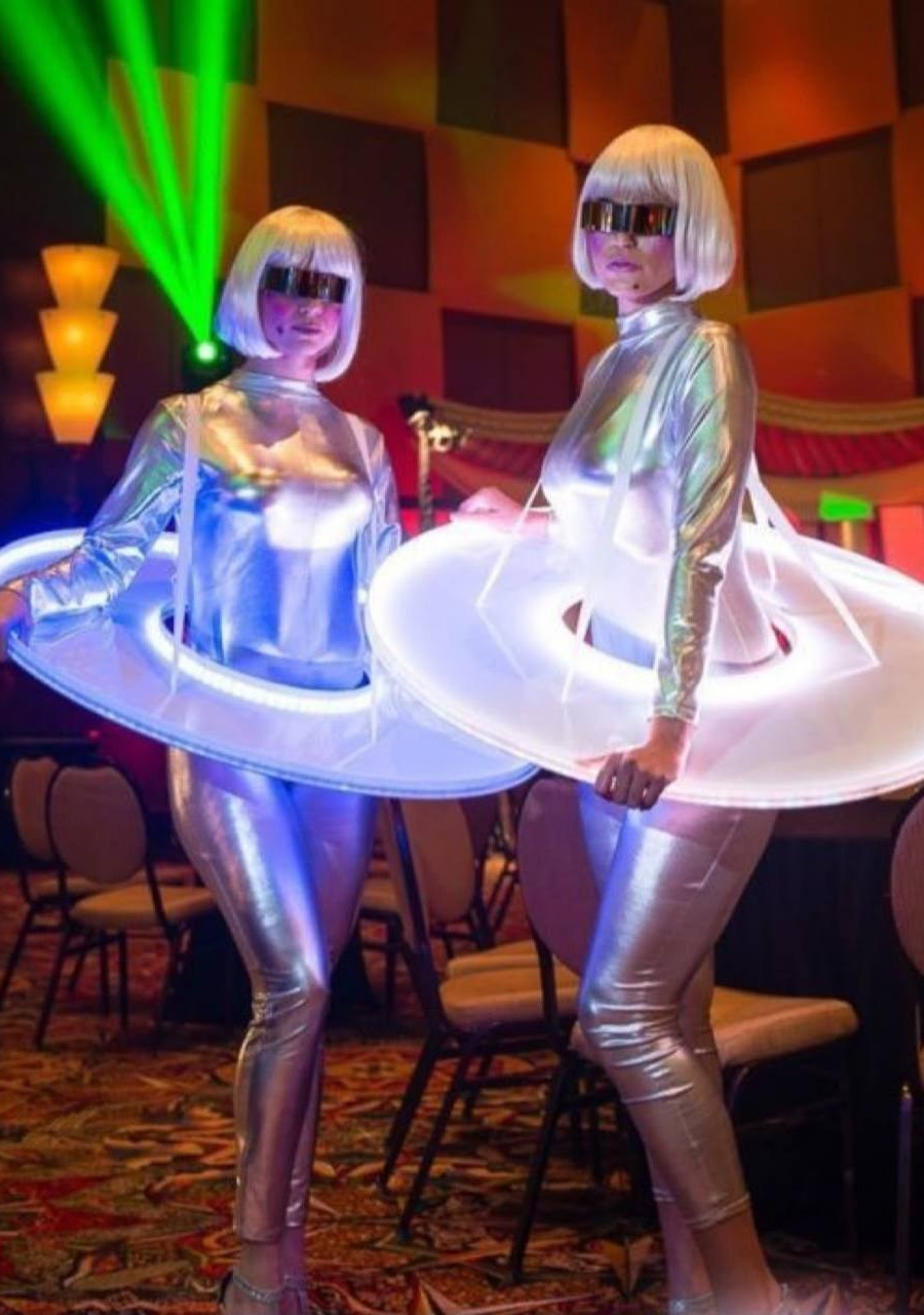 Roaming Acts & Interactive Hospitality by Paradream Events